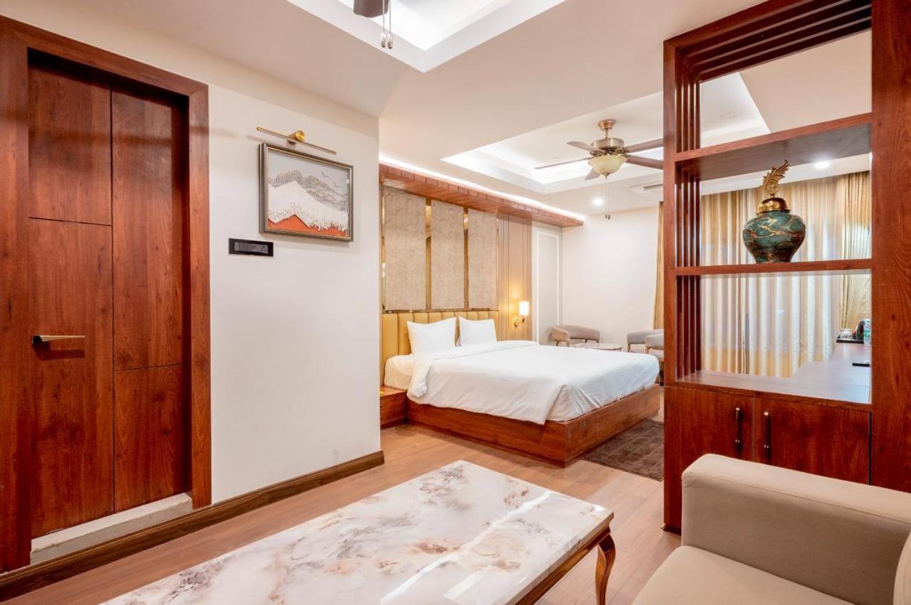 Heavens Garden Empire Hotel กูวาฮาติ ภายนอก รูปภาพ