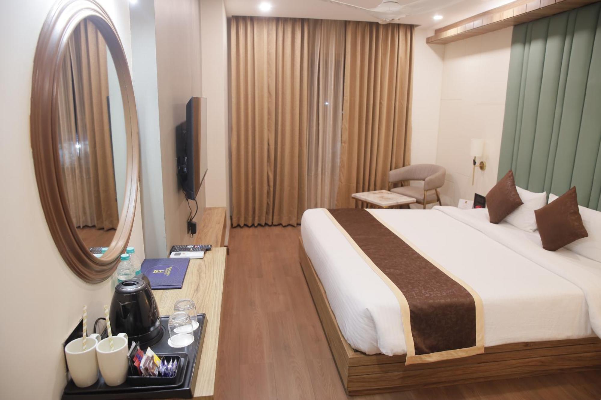 Heavens Garden Empire Hotel กูวาฮาติ ภายนอก รูปภาพ